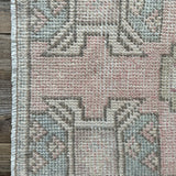1’6 x 2’10 Vintage Oushak Mat Muted Baby Pink, Taupe & Blue
