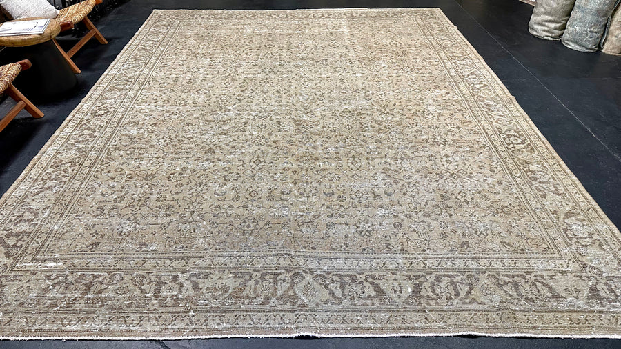 9’9  x 12’5 Classic Vintage Rug Muted Cappuccino Beige, Brown + Green