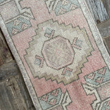 1’6 x 2’10 Vintage Oushak Mat Muted Baby Pink, Taupe & Blue