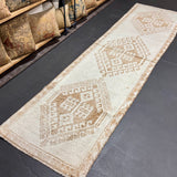 2’8 x 10’4 Vintage Herki Runner Cream & Light Warm Brown