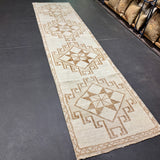 2’10 x 11’6 Vintage Herki Runner Cream, Beige & Light Brown 5519