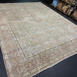 9’6 x 13’ Classic Vintage Rug Muted Beige, Sea Green & Denim 5632