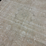 6’6 x 9’3 Classic Vintage Rug Muted Light Beige + Green 5661
