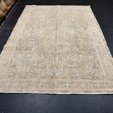 6’4 x 9’2 Classic Vintage Rug Muted Light Taupe, Beige + Sage 5659