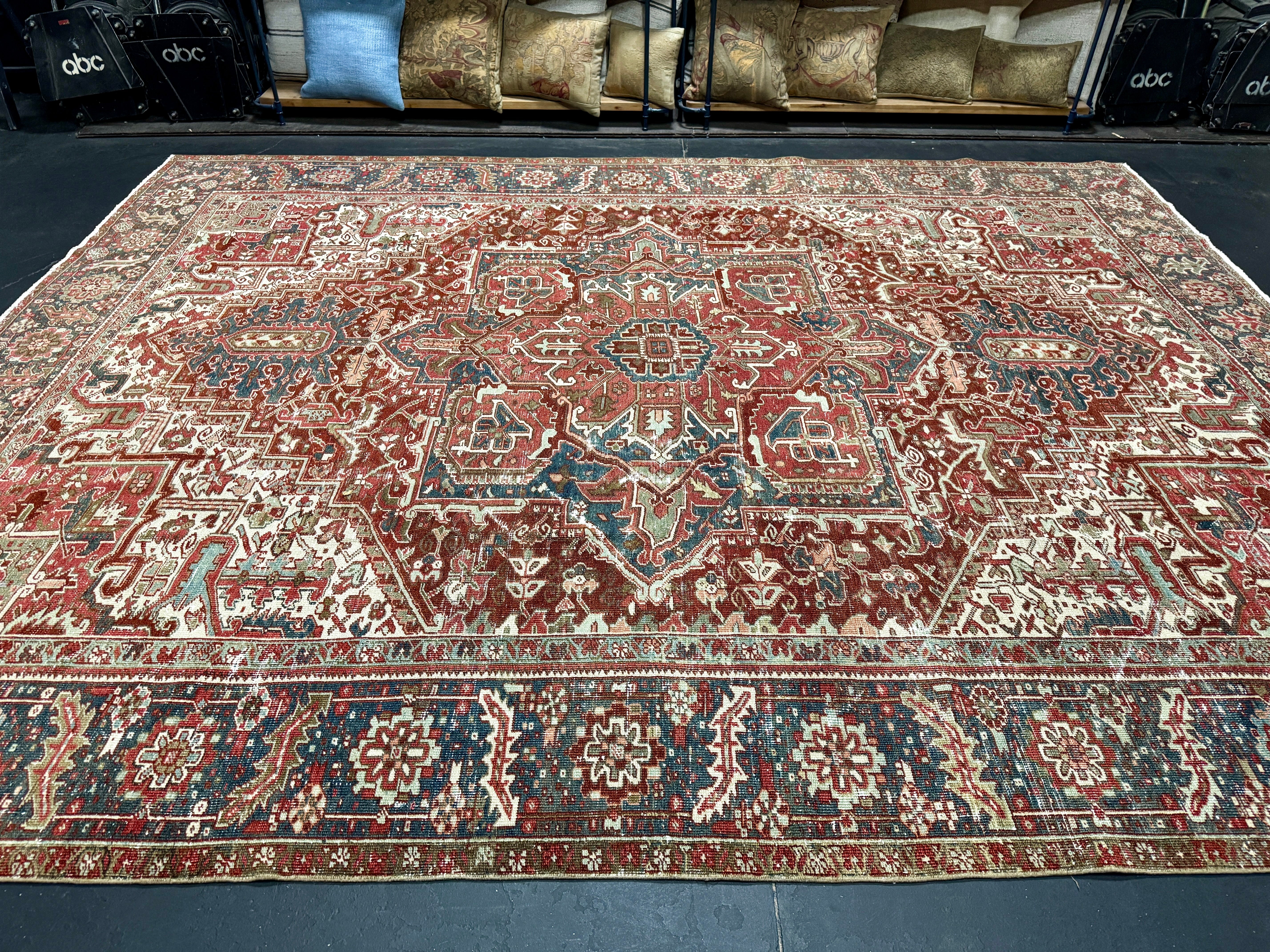 8’10 x 11’6 Classic Vintage Rug Muted Oxblood Red, Blue, Cream & Green 5753 Linda's Barn