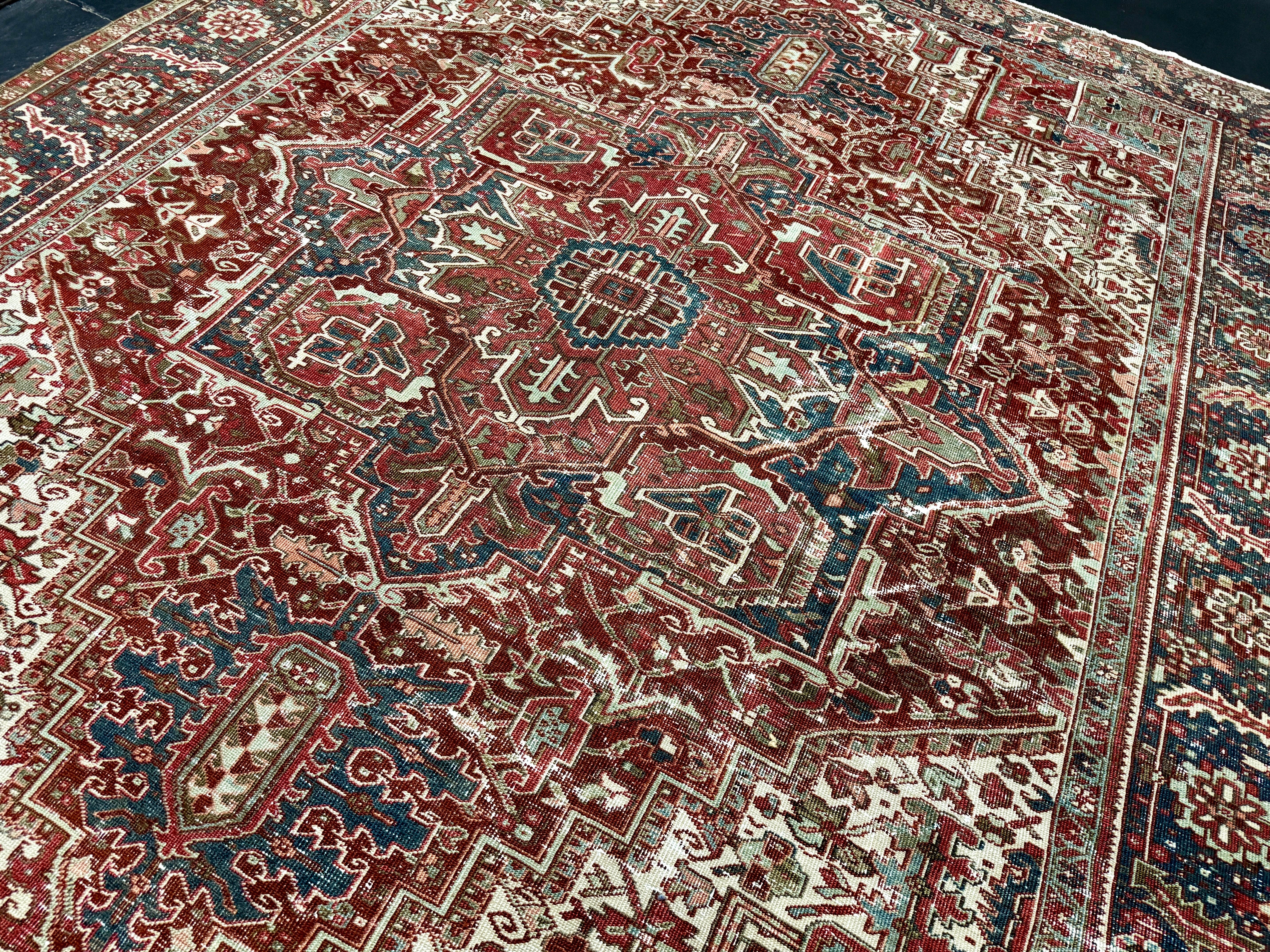 8’10 x 11’6 Classic Vintage Rug Muted Oxblood Red, Blue, Cream & Green 5753 Linda's Barn