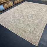 9’2  x 12’3 Classic Vintage Rug Muted Beige, Black & Green 5768