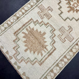 3’4 x 10’6 Vintage Herki Runner Cream & Light Brown + Green 4991