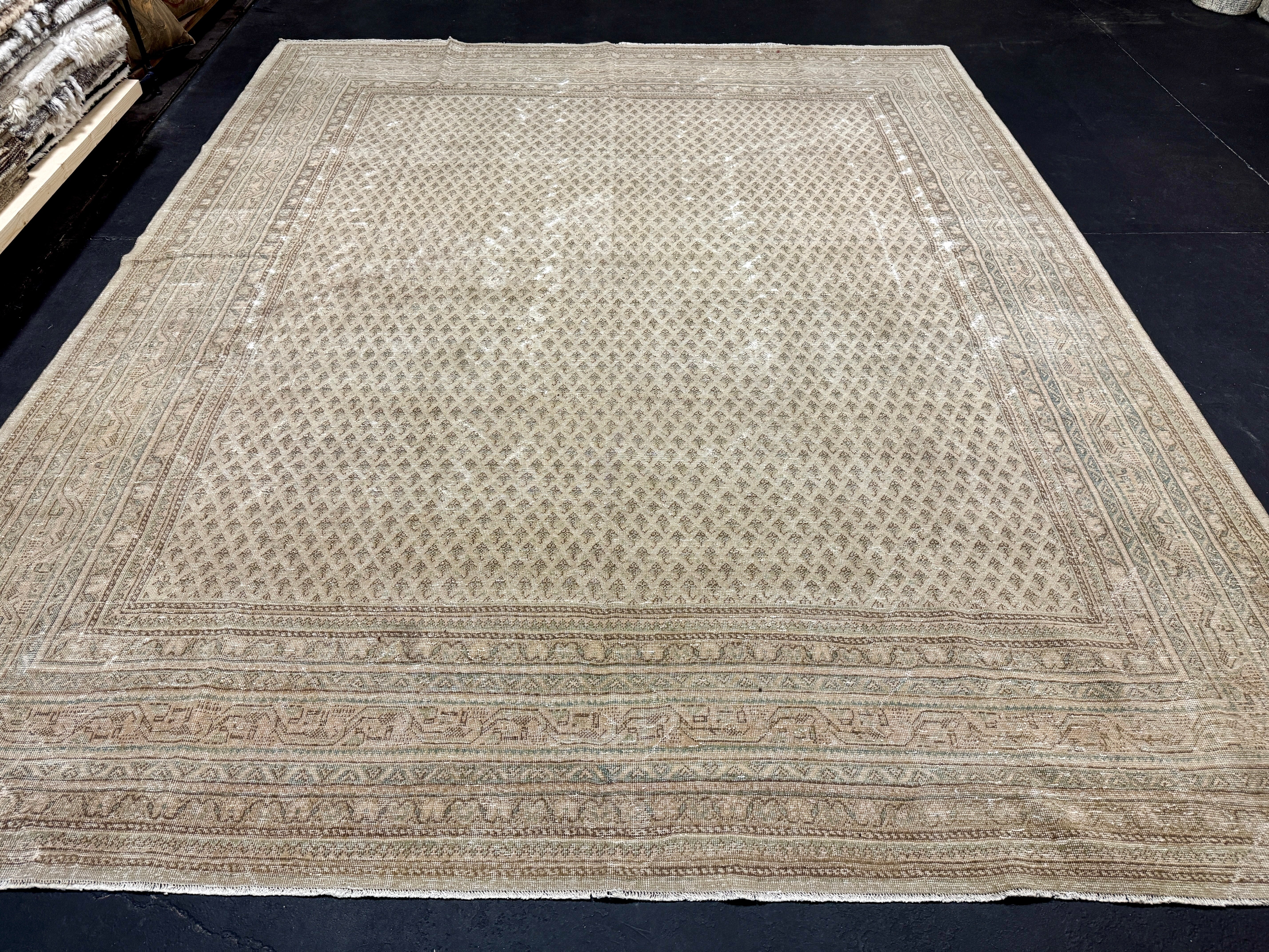 9’ x 11’  Classic Vintage Rug Muted Beige, Bronze & Sea Blue 5772 Linda's Barn