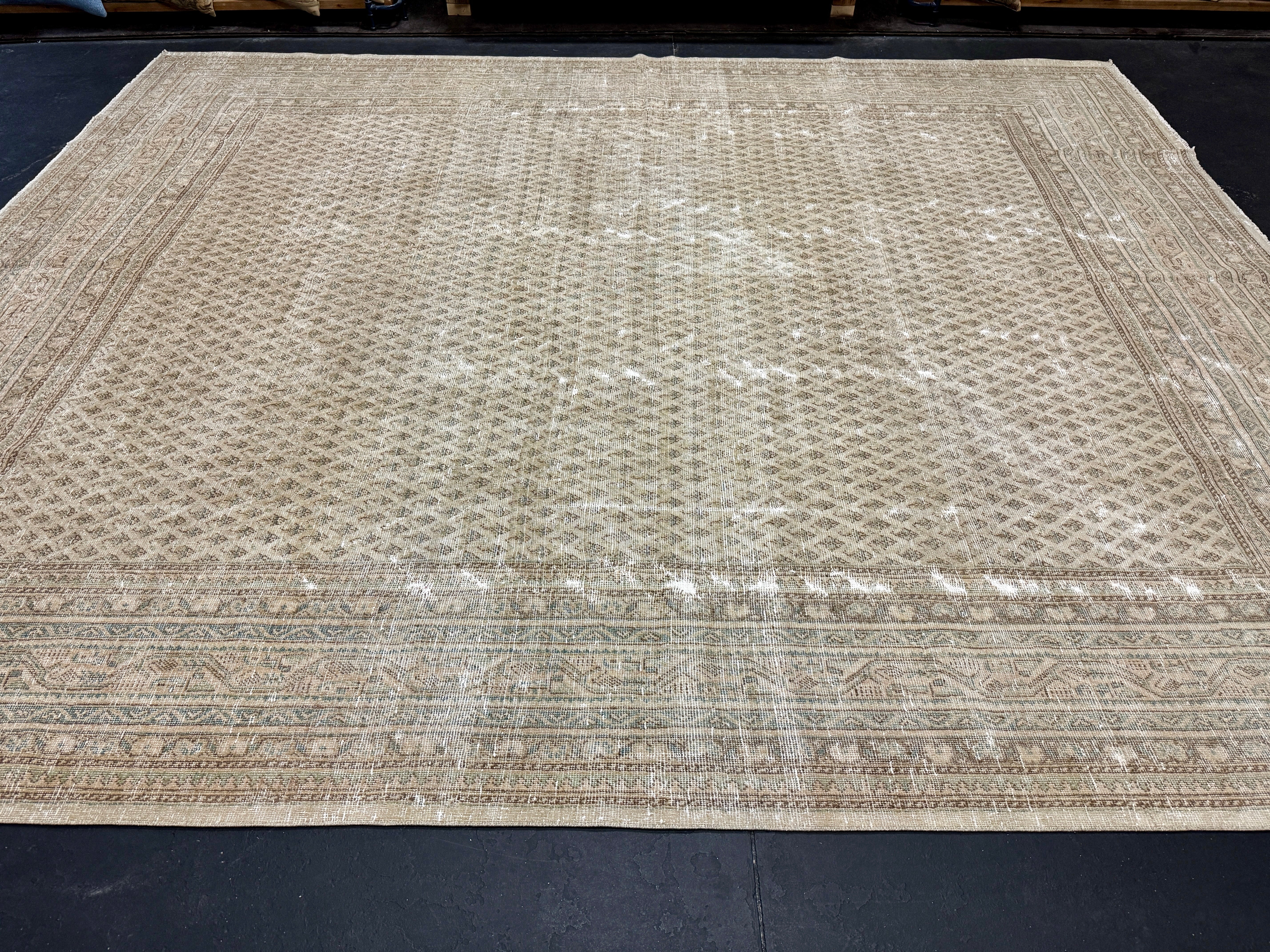 9’ x 11’  Classic Vintage Rug Muted Beige, Bronze & Sea Blue 5772 Linda's Barn