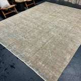 9’7 x 12’5 Classic Vintage Rug Muted Greige, Sea Blue & Blush