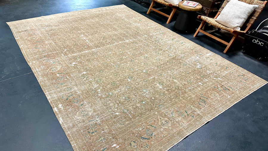 7’10 x 10’10 Classic Vintage Rug Muted Camel Beige, Copper & Denim