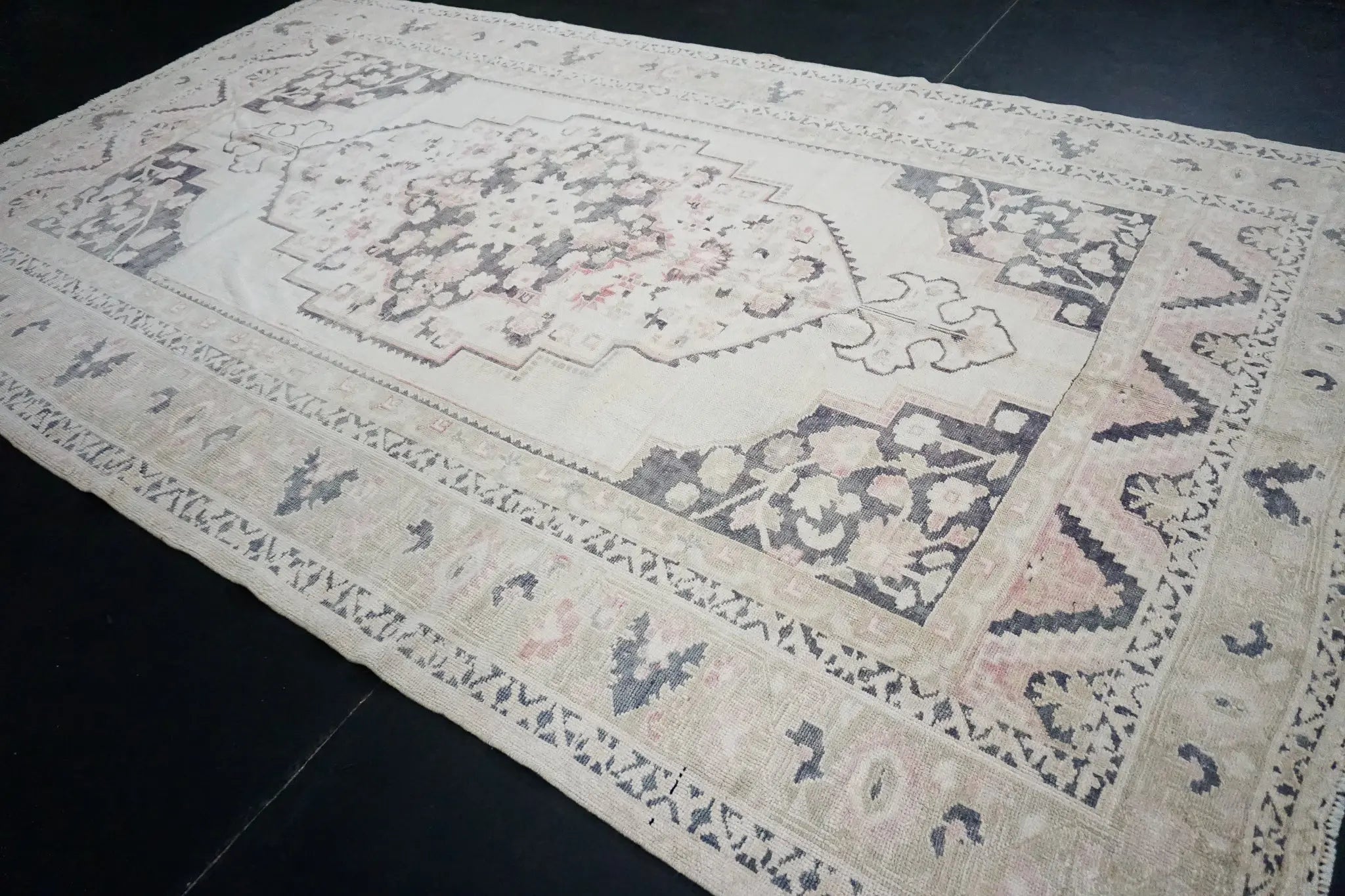 5’8 x 10’1 Oushak Rug White, Pink and Black SB '2569 Linda's Barn