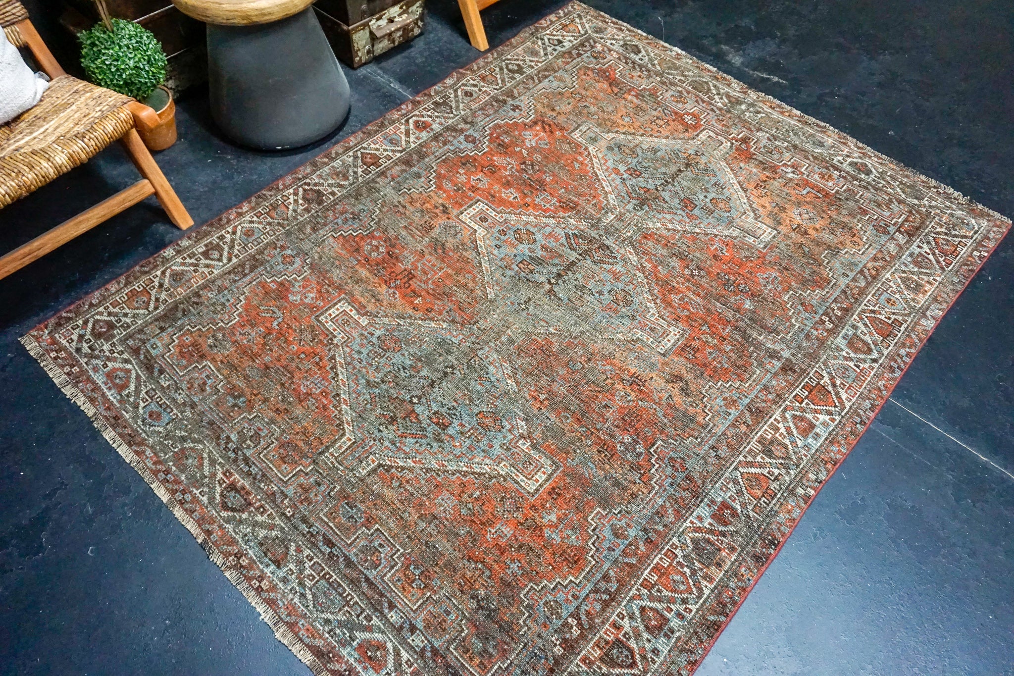 5’2 x 6’8 Classic Vintage Rug Steel Blue, Gray and Reds SB '4089 Linda's Barn