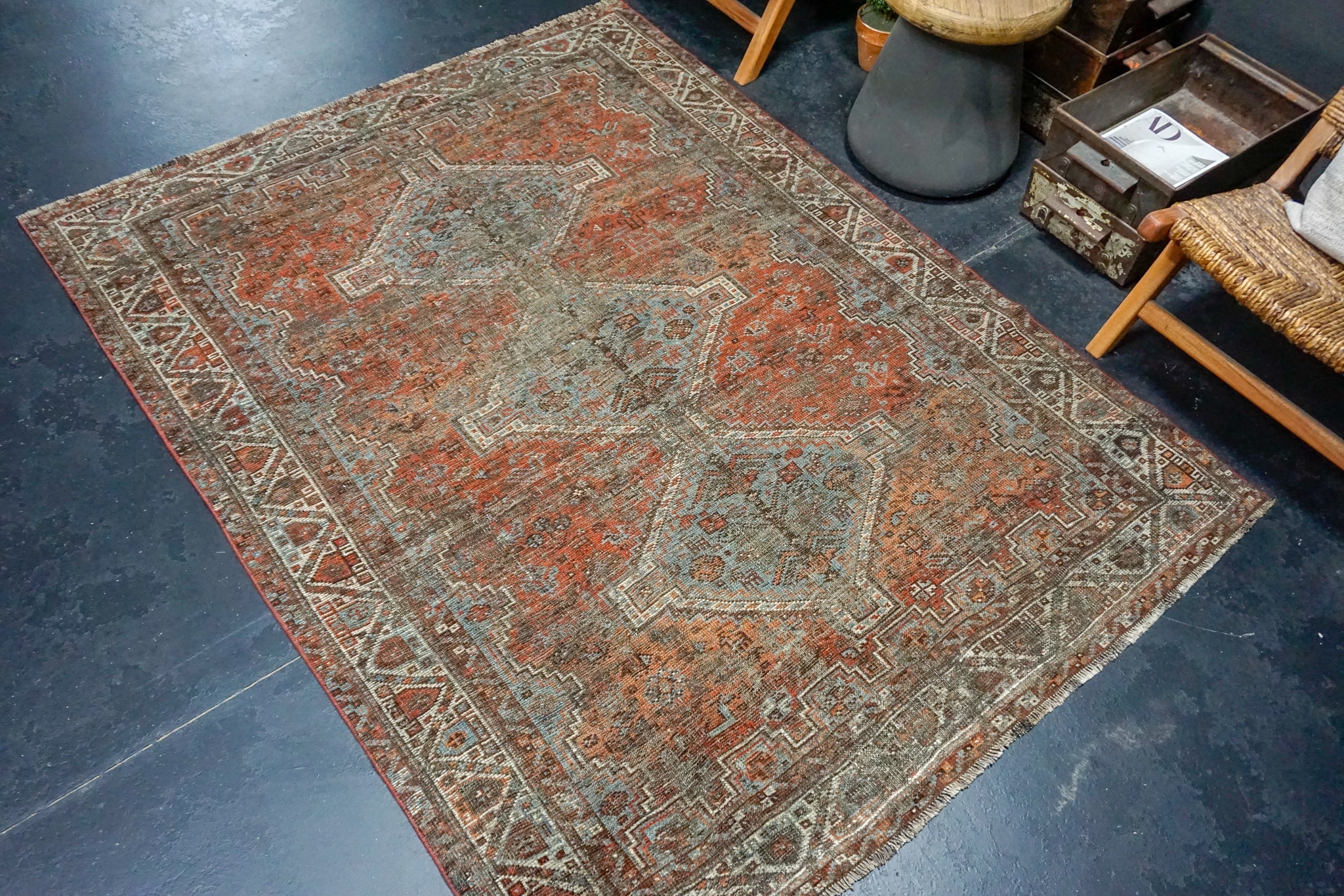 5’2 x 6’8 Classic Vintage Rug Steel Blue, Gray and Reds SB '4089 Linda's Barn