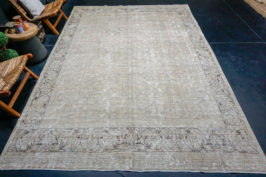8’2 x 11’7 Classic Vintage Rug Muted Beige, Sage + Brown 60’s Carpet SB