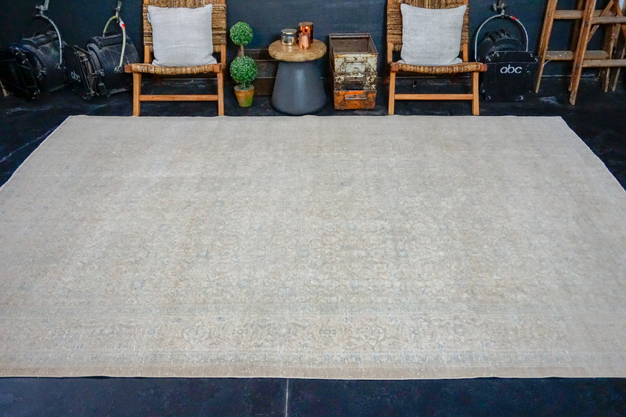 8’4 x 11’6 Classic Vintage Rug Cream + Blue 60’s Carpet