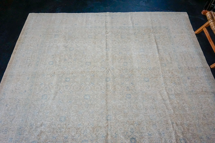 8’4 x 11’6 Classic Vintage Rug Cream + Blue 60’s Carpet