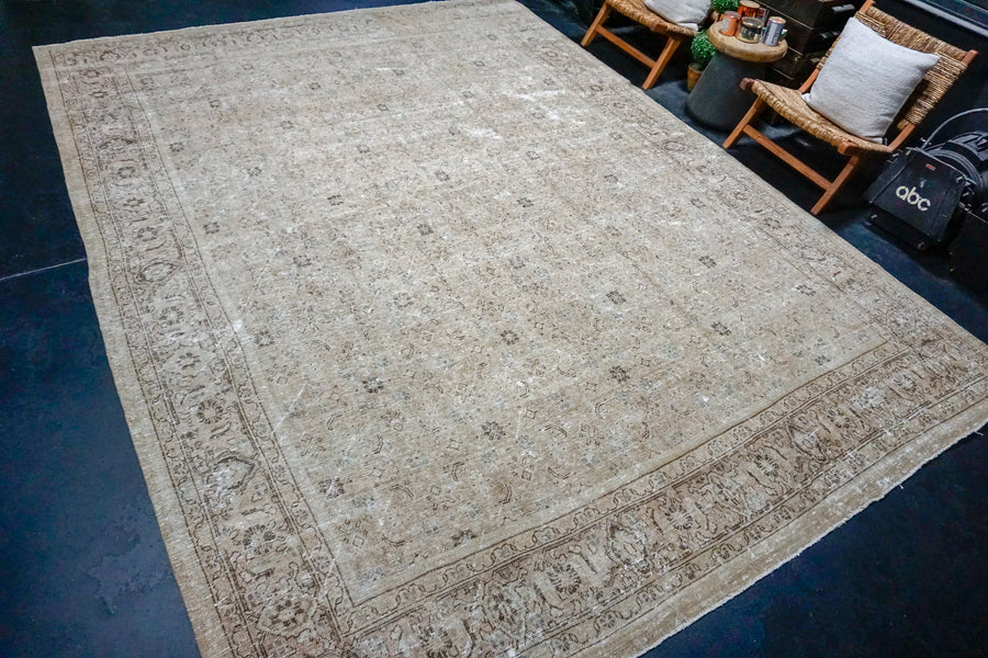 9’8 x 13’ Classic Antique Carpet Muted Beige, Cappuccino + Denim Blue SB