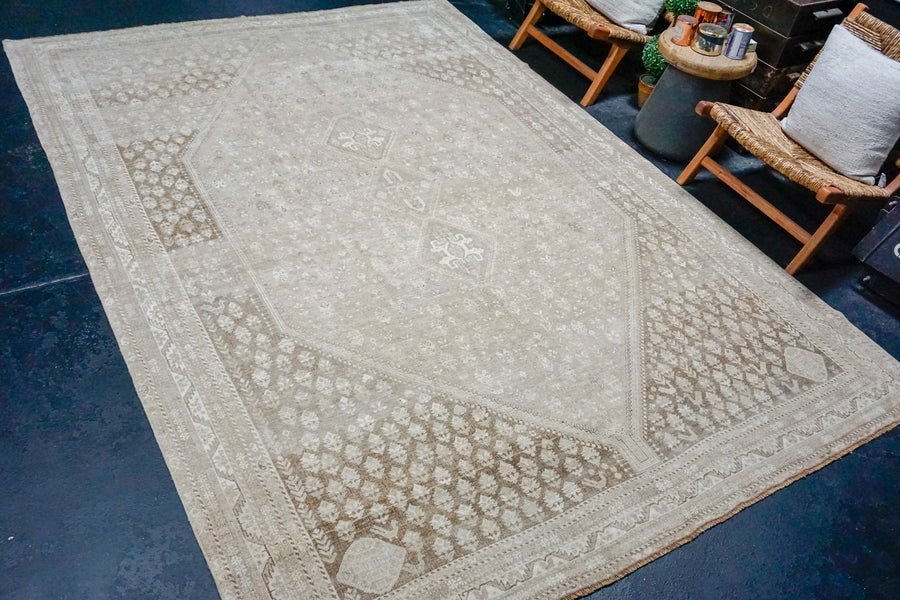 7’2 x 10’7 Classic Antique Carpet Muted Beige + Cream SB