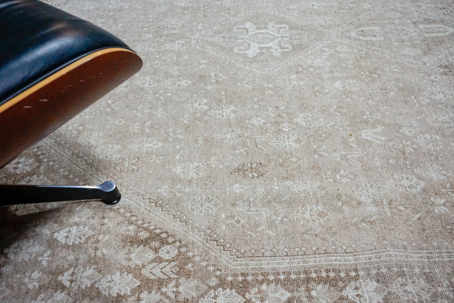 7’2 x 10’7 Classic Antique Carpet Muted Beige + Cream SB