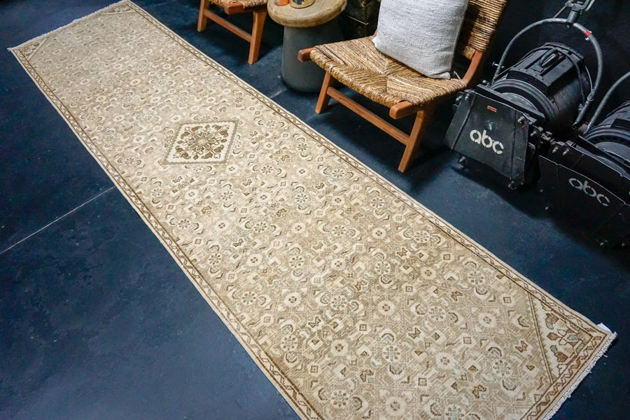 3’3 x 12’7 Classic Vintage Runner Beige, Green and Brown SB