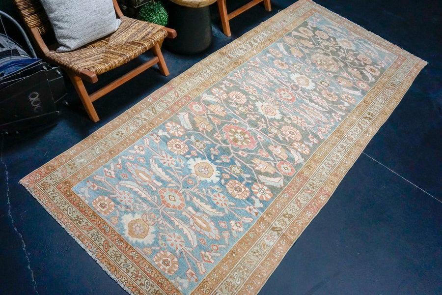 4’3 x 9’10 Classic Vintage Gallery Rug Muted Denim Blues, Apricot, Salmon and Ecru SB