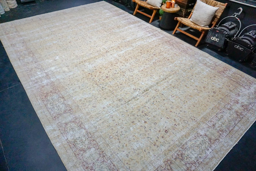 9’10 x 16’1 Classic Vintage Rug Muted Fuchsia, Gold & Ecru