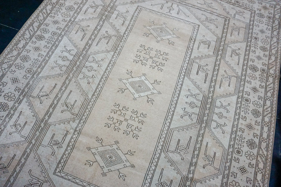 8’6 x 11’6 Classic Vintage Rug Muted Beige + Gray
