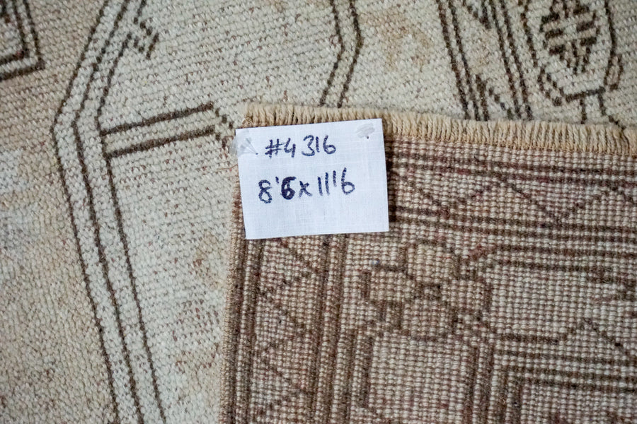 8’6 x 11’6 Classic Vintage Rug Muted Beige + Gray