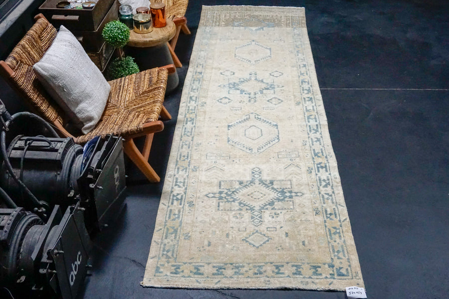 3’2 x 10’9 Classic Vintage Runner Muted Beige and Blue