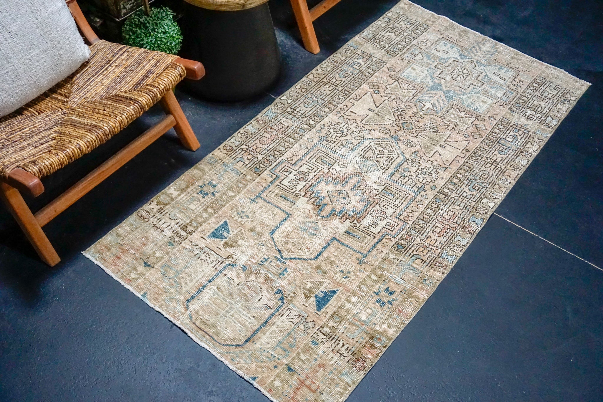 3’ x 6’ Classic Vintage Rug Muted Blush, Beige + Denim Blue SB '4508 Linda's Barn