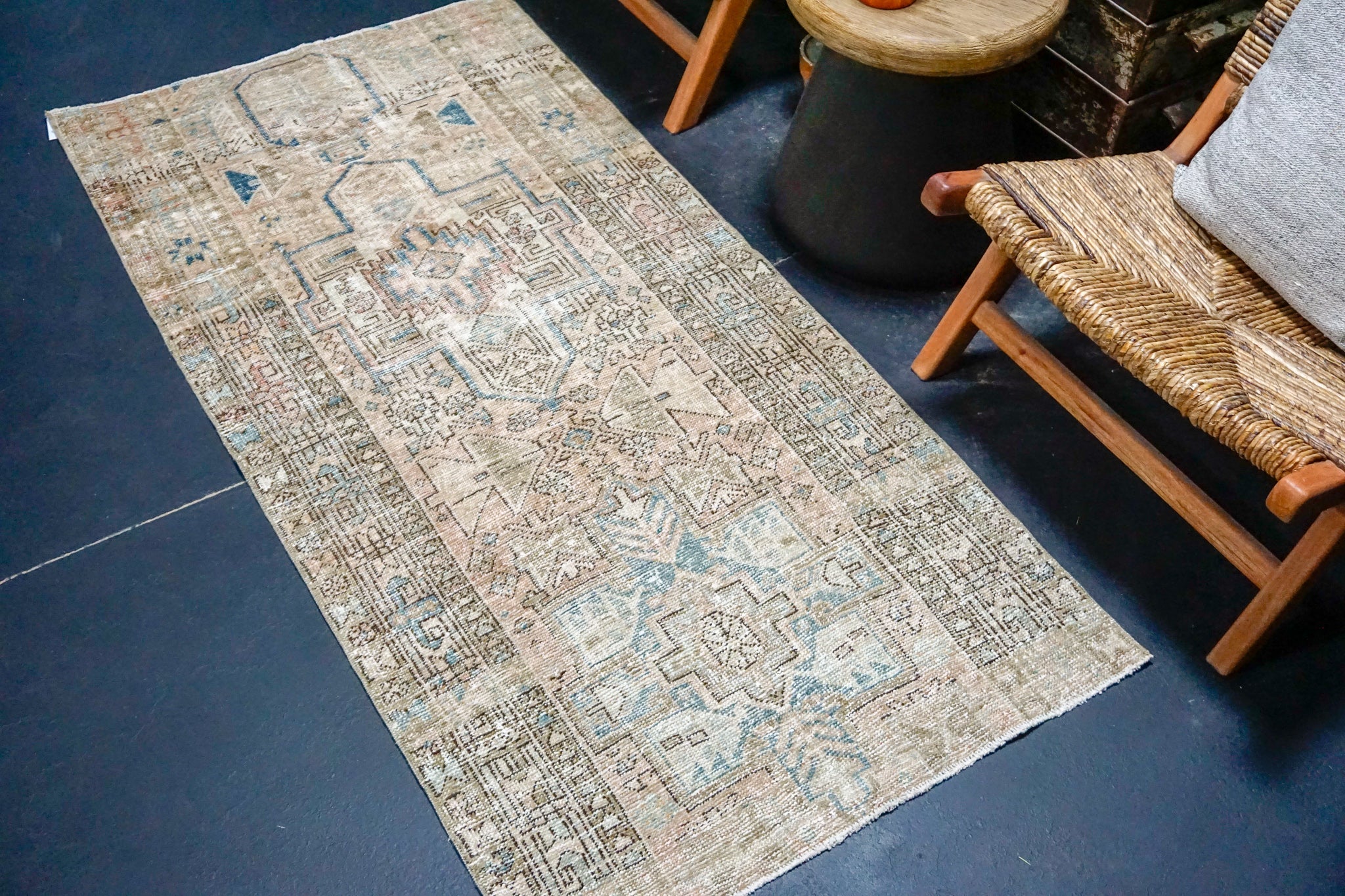 3’ x 6’ Classic Vintage Rug Muted Blush, Beige + Denim Blue SB '4508 Linda's Barn