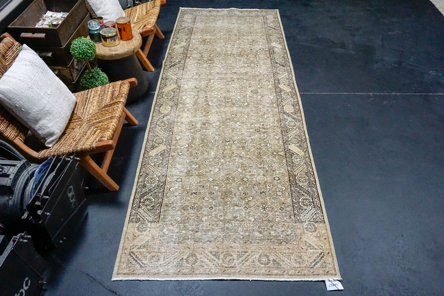 3’9 x 10’6 Classic Vintage Runner Muted Camel Beige & Brown SB