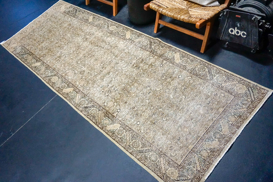3’9 x 10’6 Classic Vintage Runner Muted Camel Beige & Brown SB
