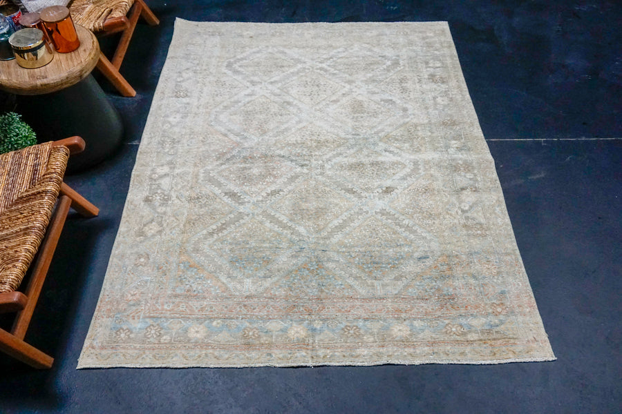 4’9 x 6’4 Classic Vintage Rug Camel Beige + Blue SB