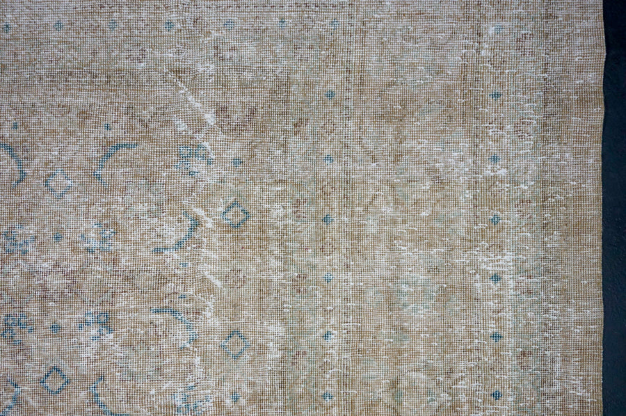 9’9 x 13’5 Classic Vintage Rug Muted Greige, Blue + Camel SB