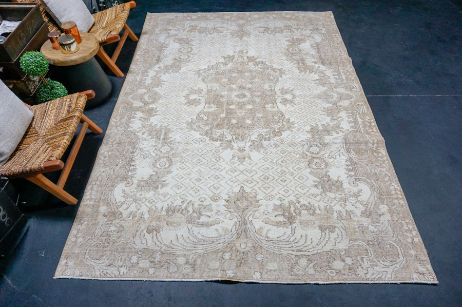 6’7 x 9’9 Vintage Oushak Rug Beige, Brown + Apricot