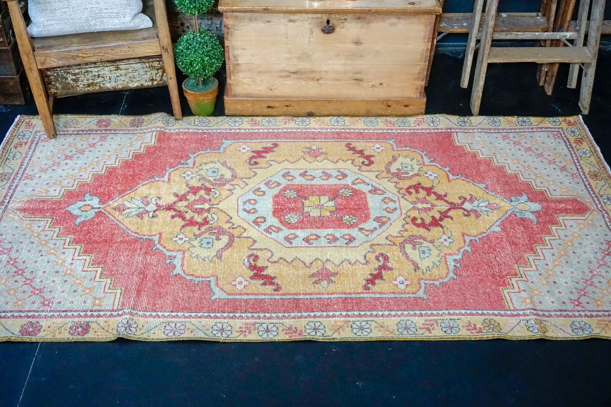 3’11 x 7’11 Vintage Oushak Rug Coral Red, Gold and Gray '2519 Linda's Barn