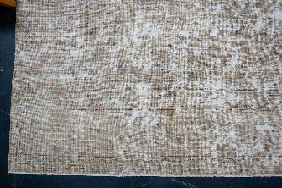 9’9 x 12’7 Classic Vintage Carpet Gray + Beige SB