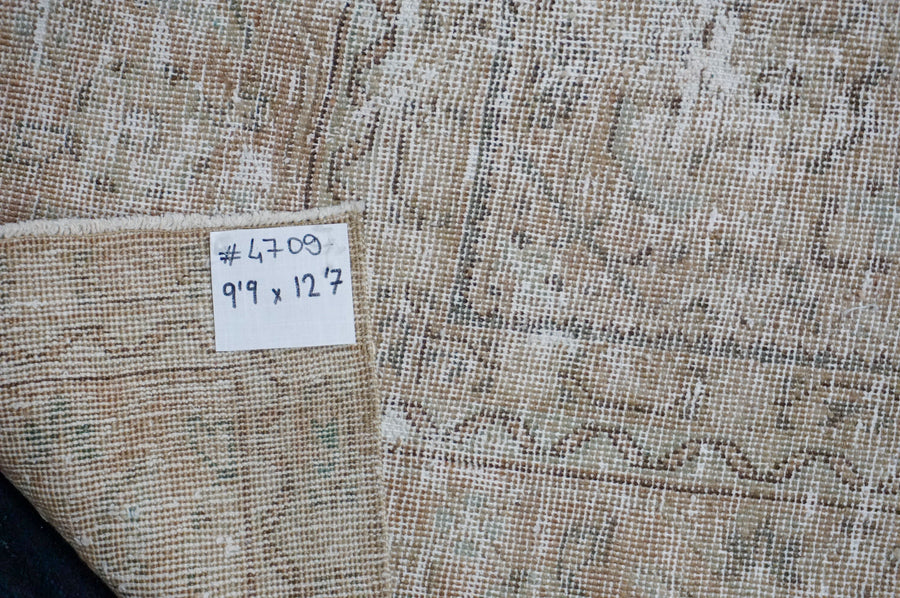 9’9 x 12’7 Classic Vintage Carpet Gray + Beige SB
