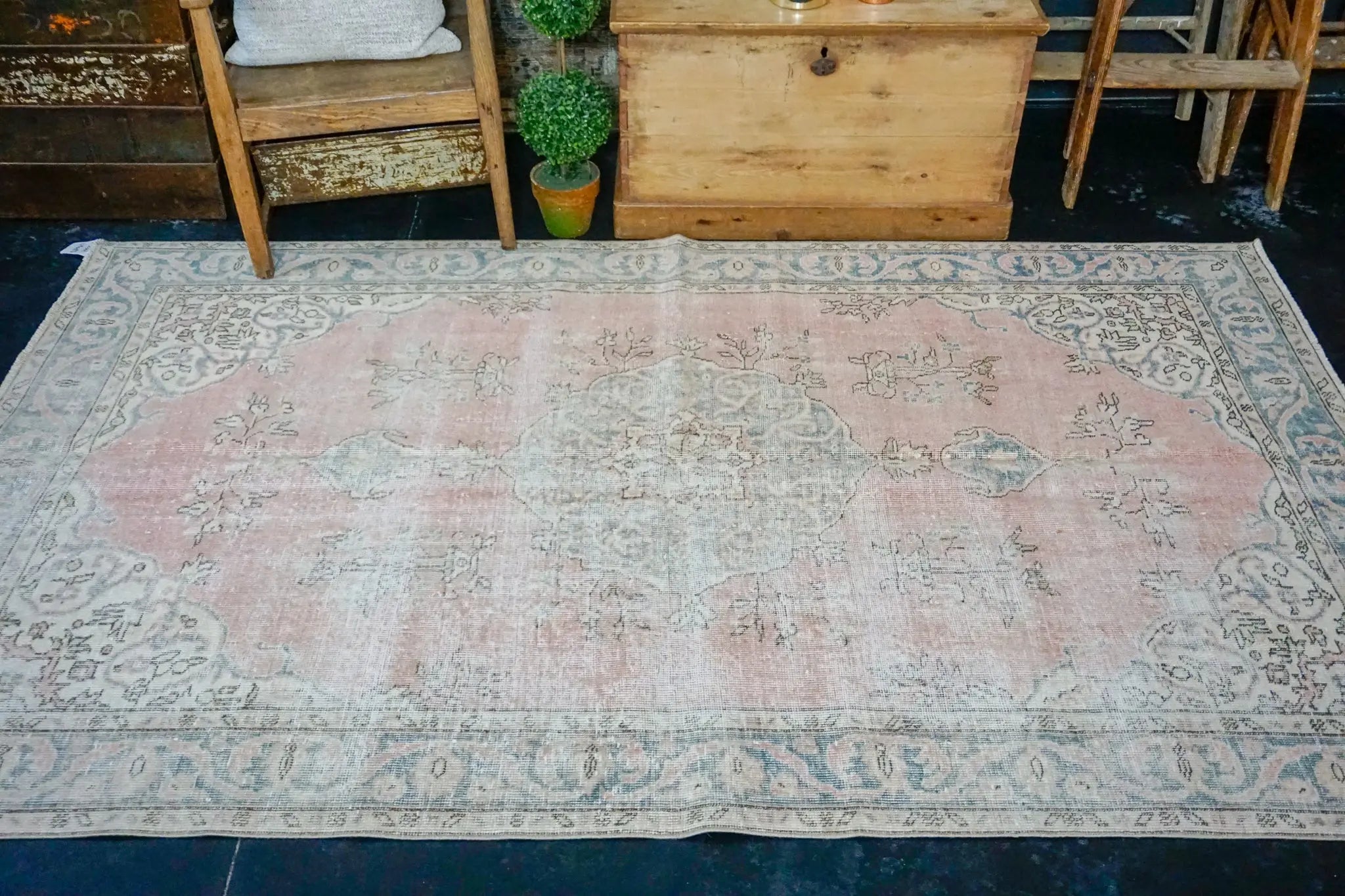 4’10 x 8’3 Vintage Turkish Oushak Rug Pink, Blue and Beige '2666 Linda's Barn