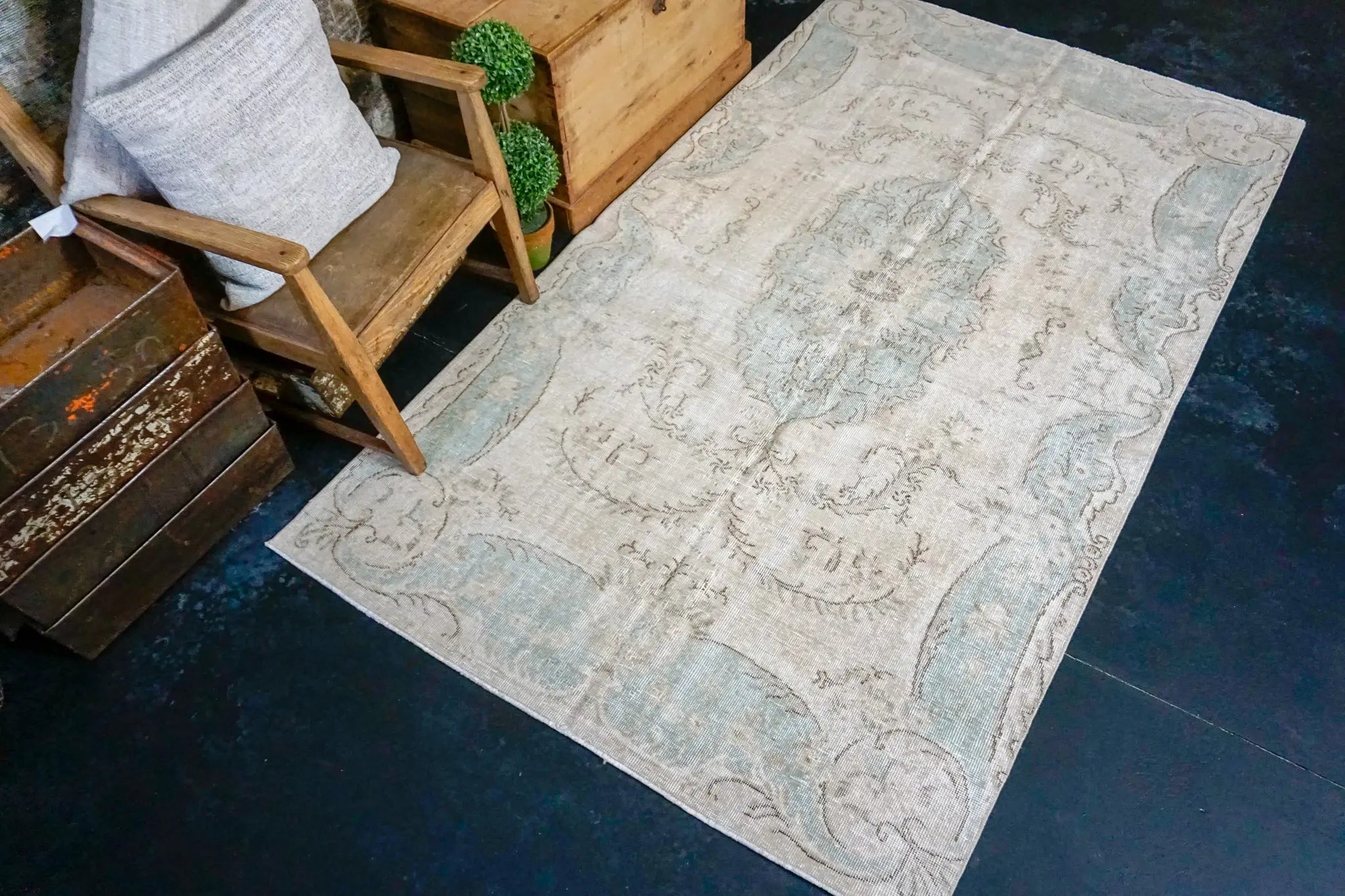 4’9 x 8’1 Vintage Turkish Oushak Rug Aubusson Design Blue and Beige '2664 Linda's Barn