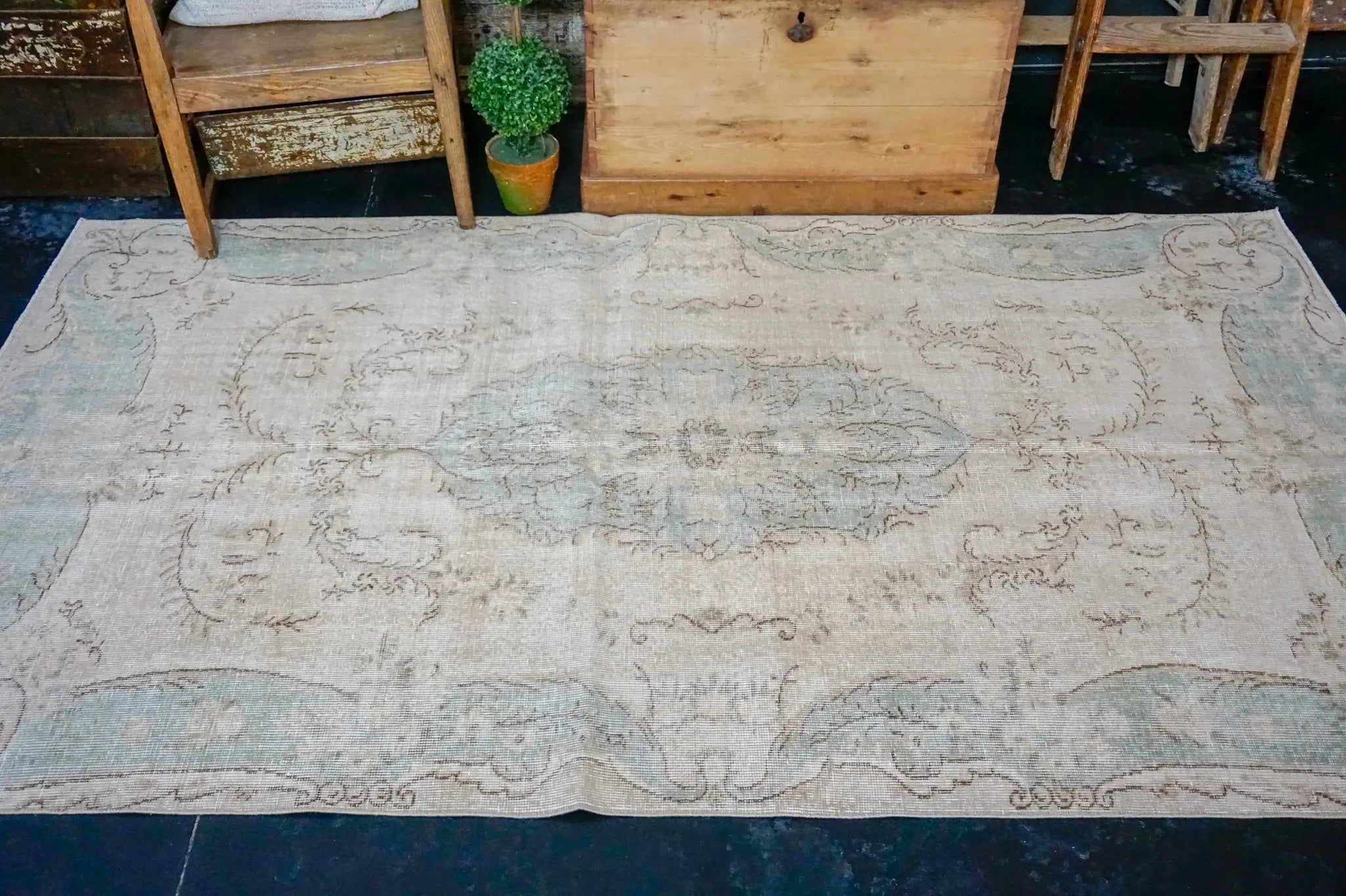 4’9 x 8’1 Vintage Turkish Oushak Rug Aubusson Design Blue and Beige '2664 Linda's Barn