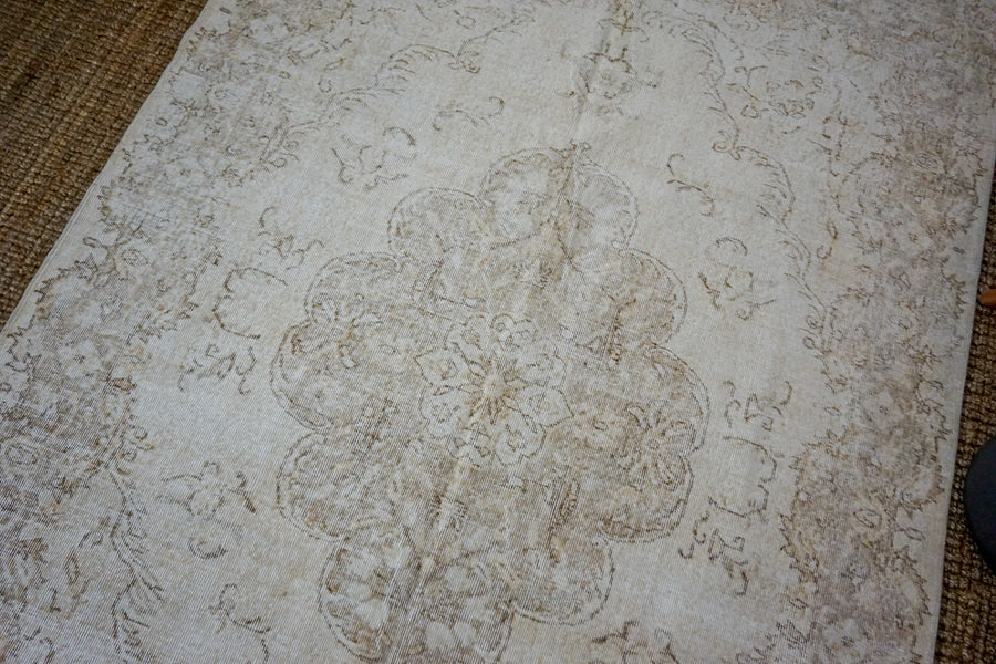 6’8 x 9’11 Vintage Oushak Rug Sand Beige + Muted Brown Carpet