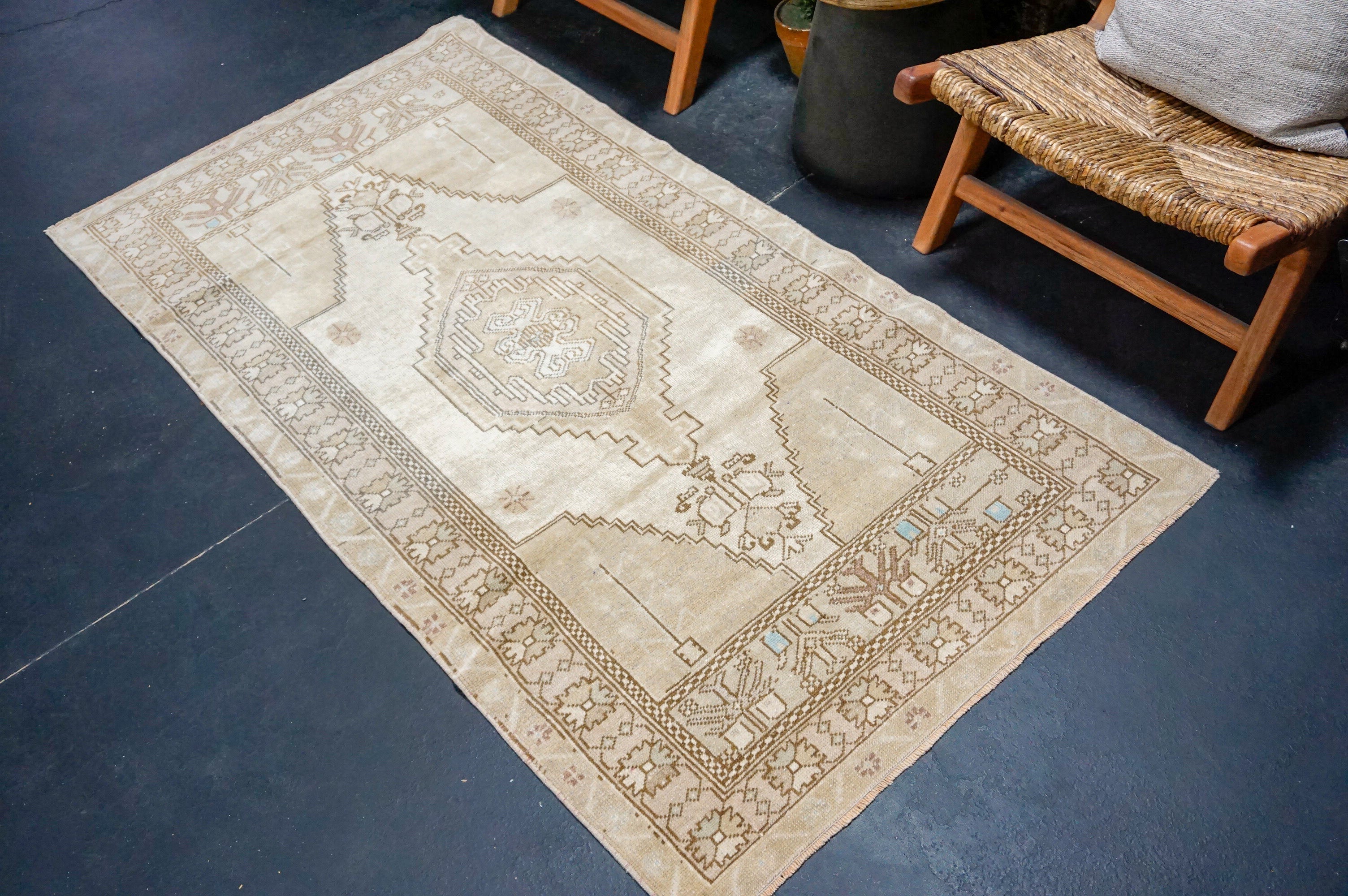 3’4 x 6’8 Vintage Rug Muted Camel Beige, Sage & Aqua '4145 Linda's Barn