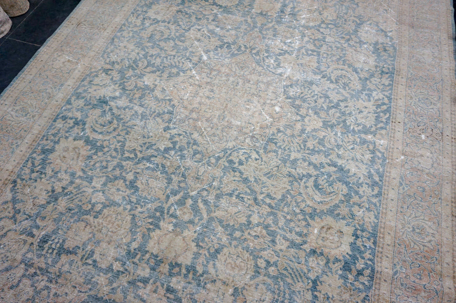 10’2 x 14’ Classic Antique Carpet Muted Greige, Denim & Copper SB