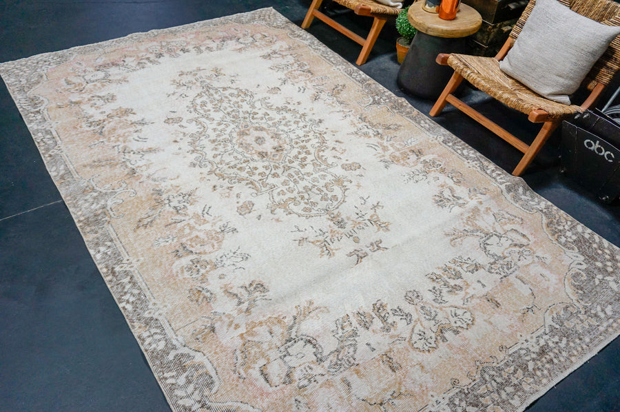 6’3 x 10’3 Vintage Oushak Rug Bone, Caramel & Brown SB