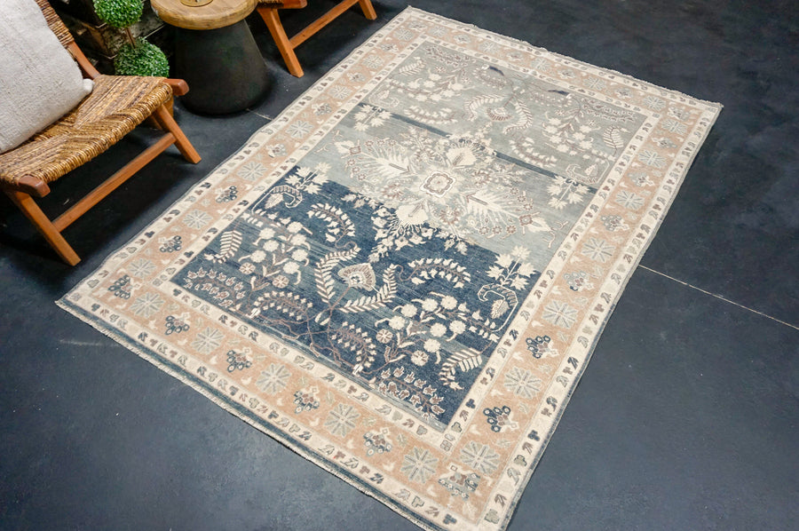 5’2 x 7’3 Classic Vintage Rug Dark Blue, Gray & Beige SB
