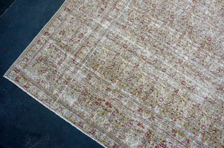 9’10 x 13’1 Classic Antique Rug Muted Taupe & Wine